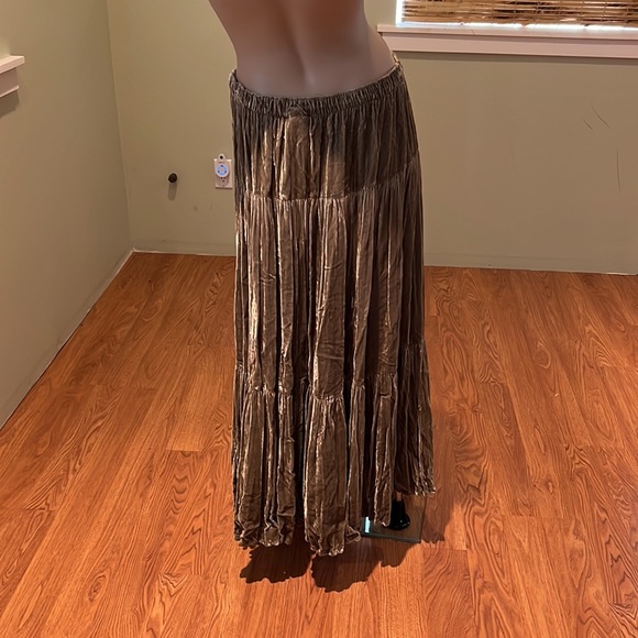 Tisa Sage Green Crushed Velvet Full Maxi Skirt W/ Pleats Inside Drawstring O/S - Picture 4 of 9